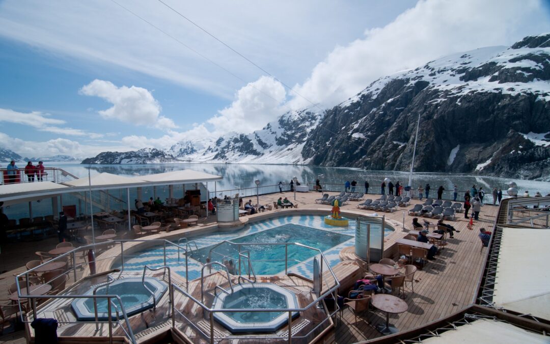 Best Alaskan Cruises: Top 5 Vacations By Sea Most Recommended By Travel Experts